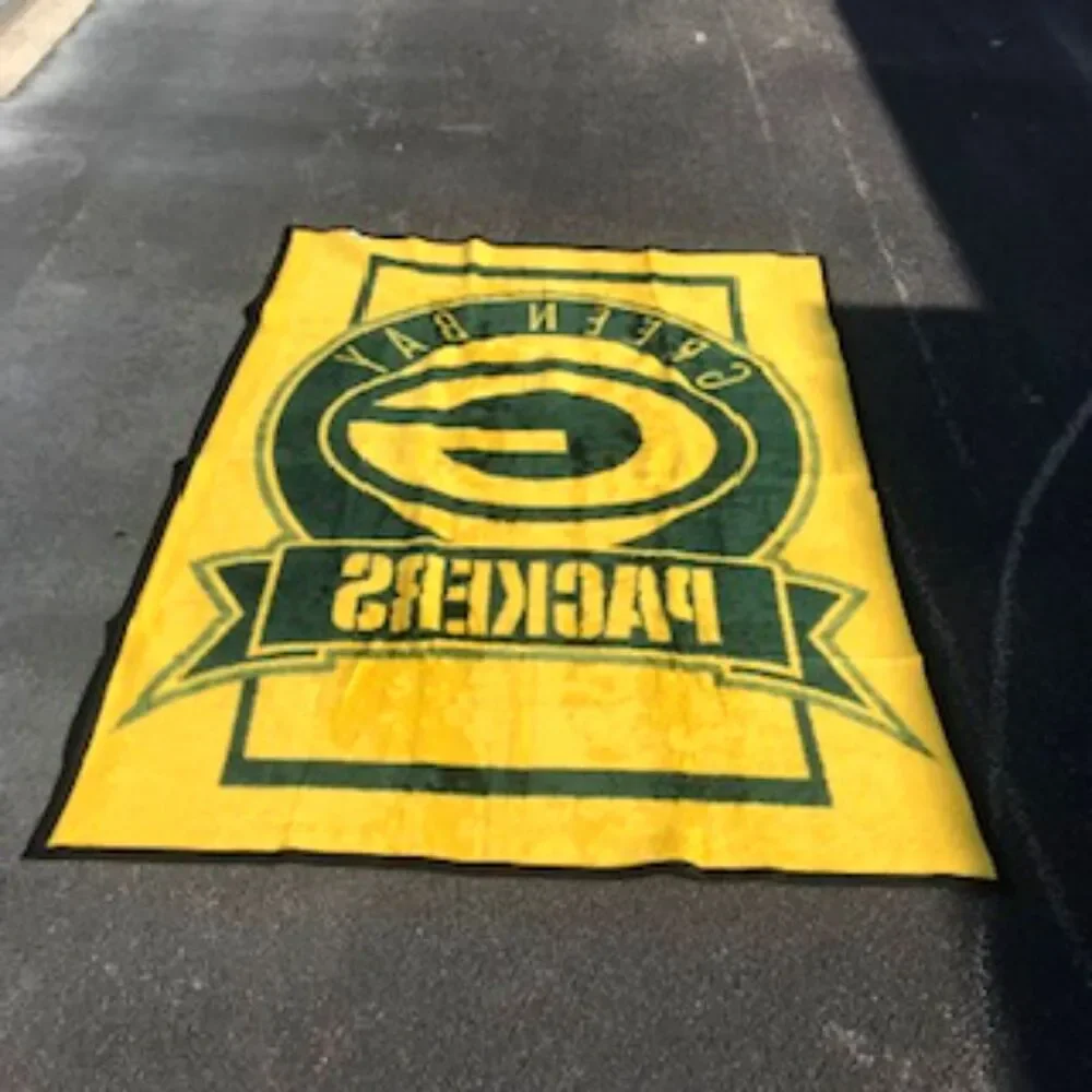 Green Bay Packers Size: 60'' x 80'' Cozy Plush Throw Blanket . New in Packaging